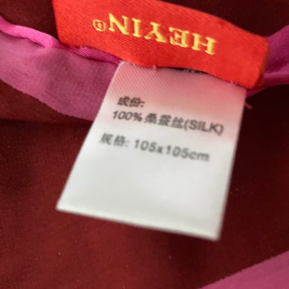 Heyin silk scarf - Picture 2 of 12